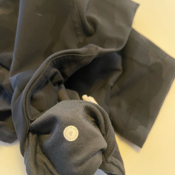 Lululemon Camouflage Leggings Size:6 unsure of style - Picture 7 of 13